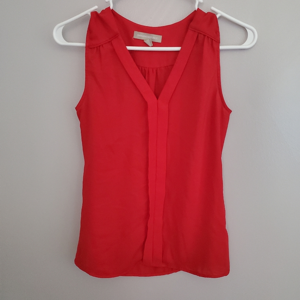 Banana Republic Women's Red Sleeveless Flowy Blouse 0 Petite (XS)